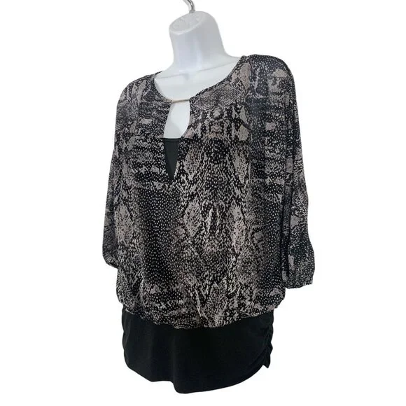 Jennifer Lopez Womens Small Snake Print Blouse With Keyhole Neckline Small - Picture 4 of 13